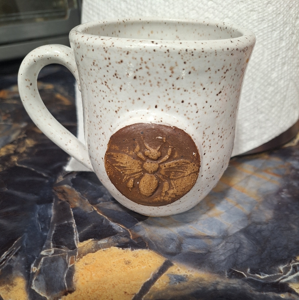 Speckled White Bee Motif Mug